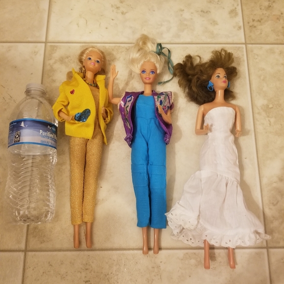 3 1966 Barbie dolls with clothes twist and turn switch on back doesn't work read - Picture 13 of 15
